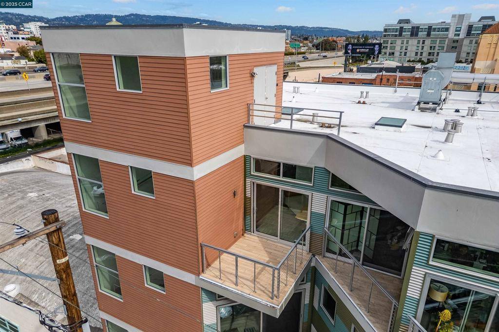 Oakland, CA 94607,410 Webster St #5