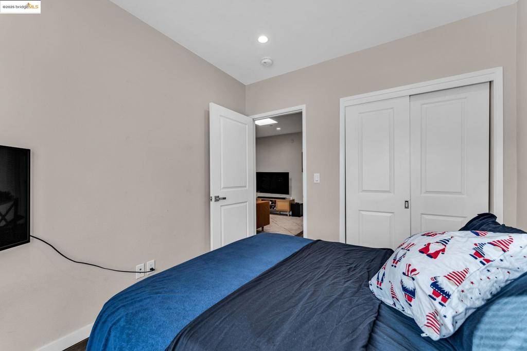 Oakland, CA 94609,770 55th St