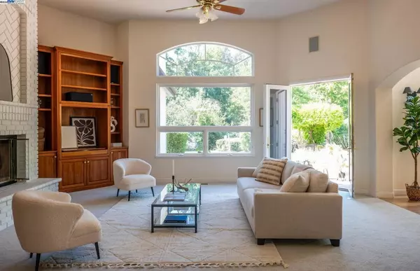 Martinez, CA 94553,5318 Stonehurst Drive