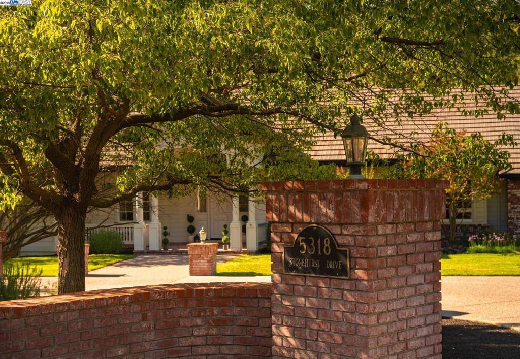 Martinez, CA 94553,5318 Stonehurst Drive