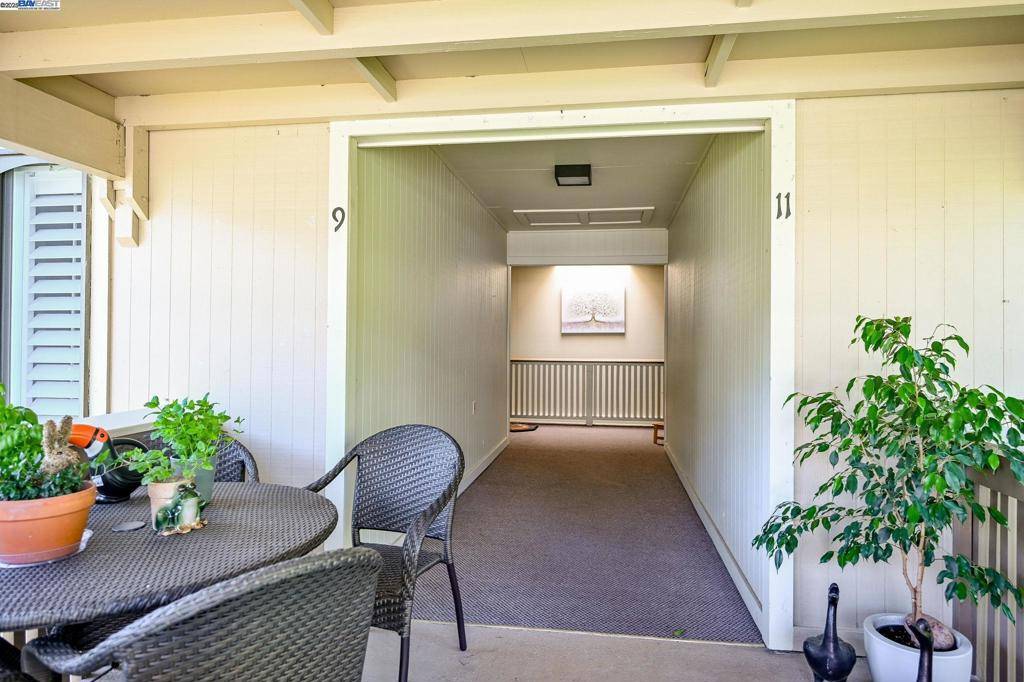 Walnut Creek, CA 94595,3401 Golden Rain Rd #11