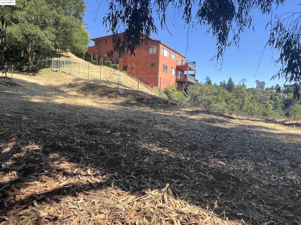 Oakland, CA 94611,82 Oakwood Ct