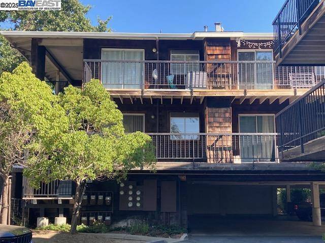 1975 Bonifacio St #8, Concord, CA 94520