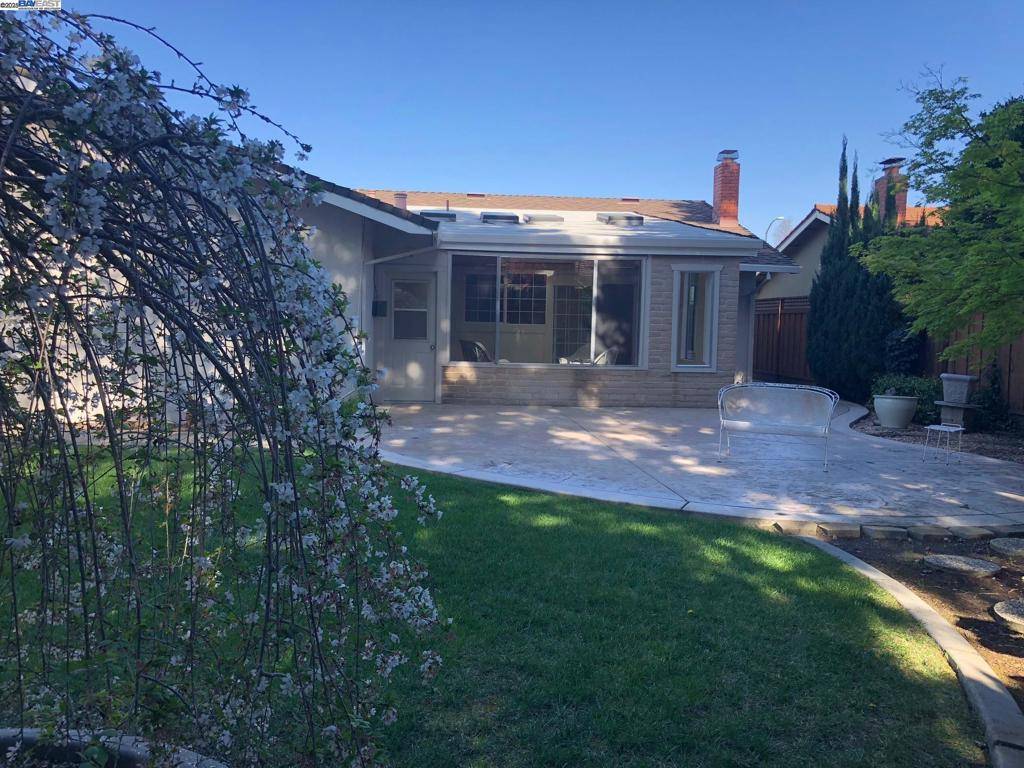 Pleasanton, CA 94588,5026 Hillcrest Way