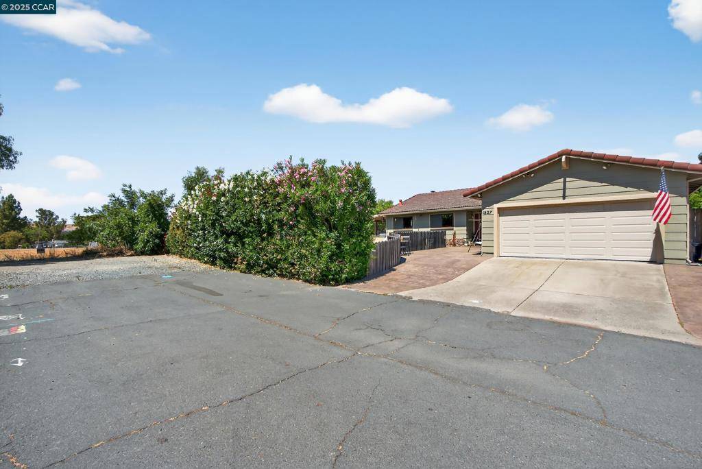 Concord, CA 94521,1827 Leo Ln
