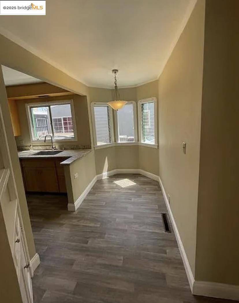 Oakland, CA 94605,5732 Morse Dr.