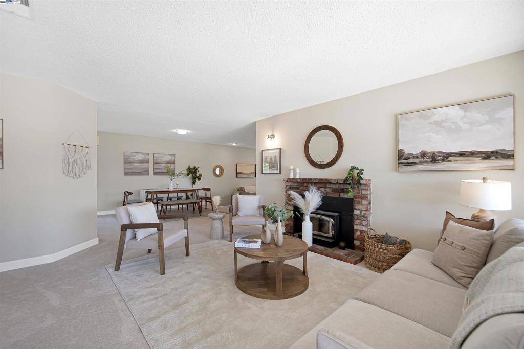 Hayward, CA 94545,1925 Lilac Ave.