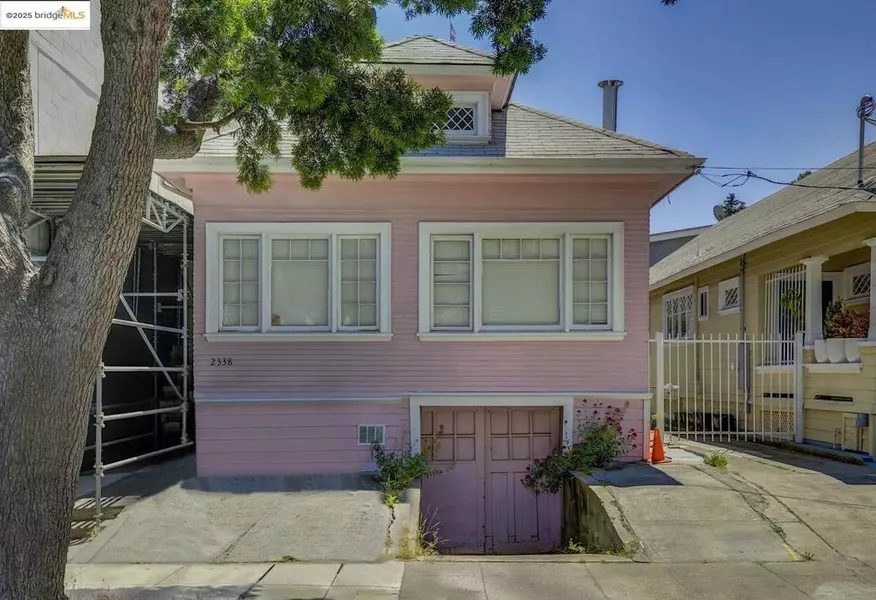 2338 Waverly St, Oakland, CA 94612