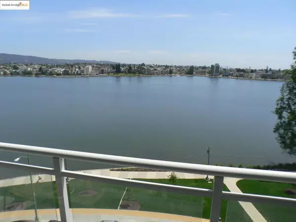 1 Lakeside #1006, Oakland, CA 94612
