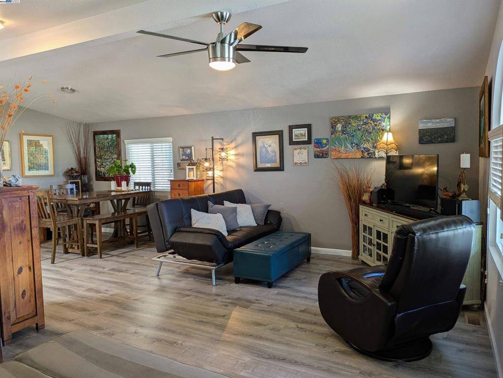 Pleasanton, CA 94566,3231 Vineyard Ave., #33