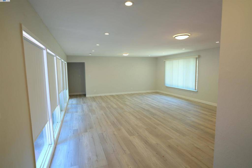Sacramento, CA 95821,3180 Watt Ave