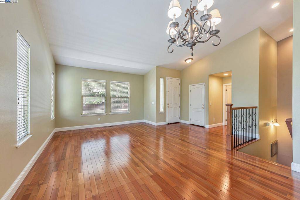 Castro Valley, CA 94546,2578 Ridge Crest Ct.
