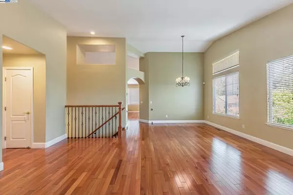 Castro Valley, CA 94546,2578 Ridge Crest Ct.