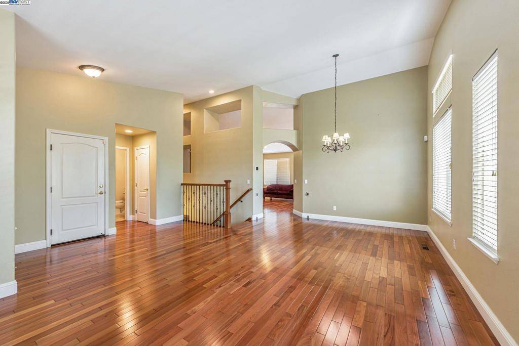 Castro Valley, CA 94546,2578 Ridge Crest Ct.