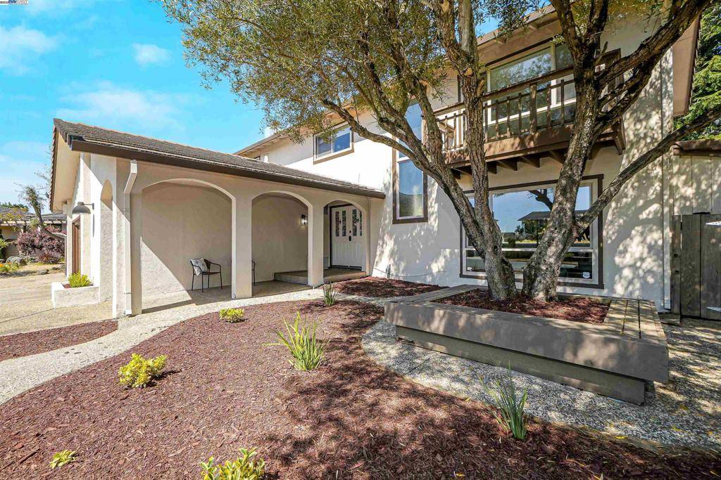 Hayward, CA 94542,27880 Pebble Ct