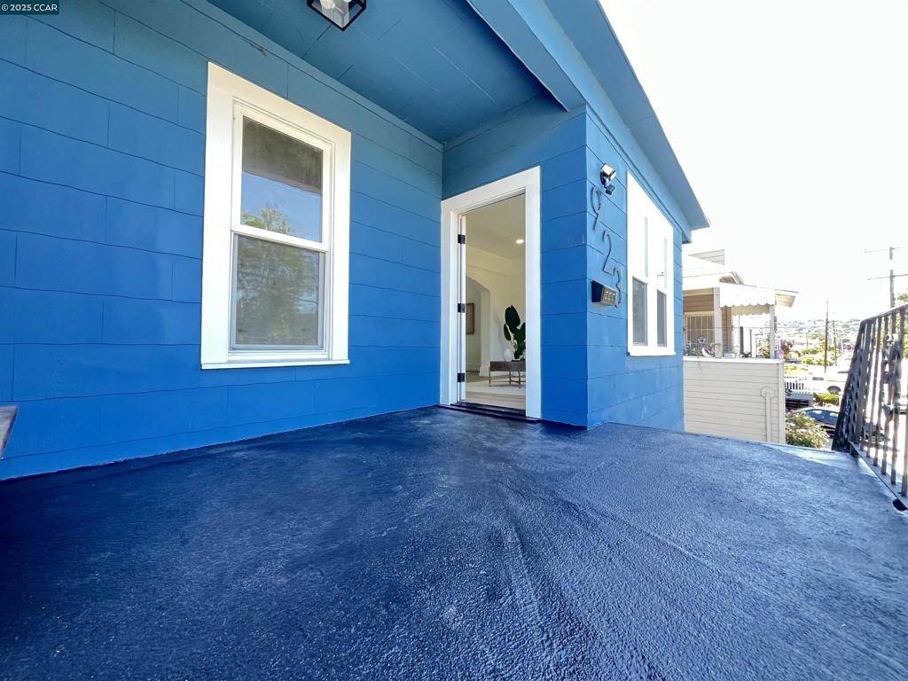 Pinole, CA 94564,923 Pinole Valley Rd