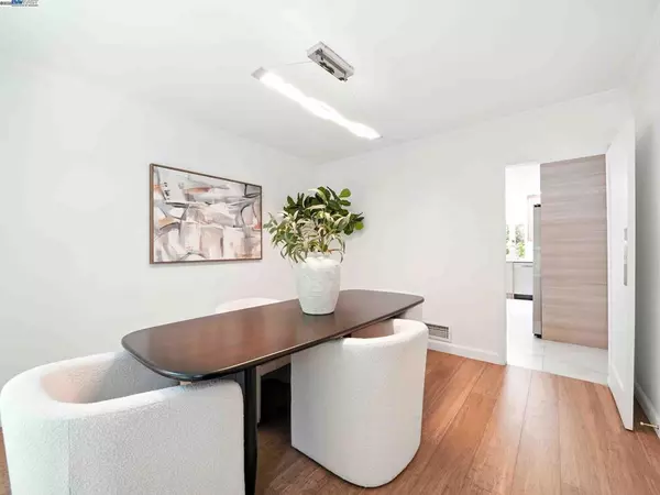 Orinda, CA 94563,160 Moraga Way
