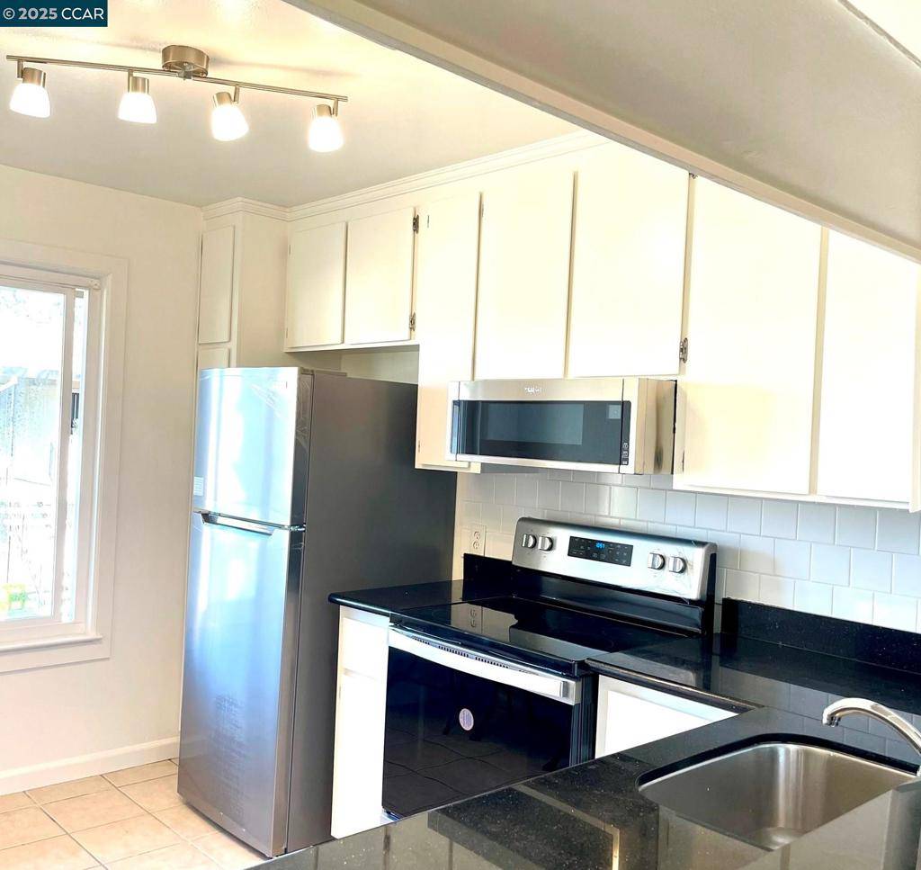 Concord, CA 94520,2525 Walters Way #22