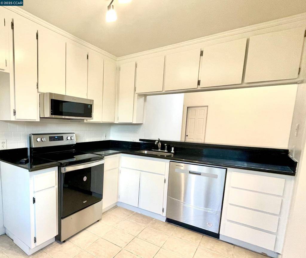 Concord, CA 94520,2525 Walters Way #22