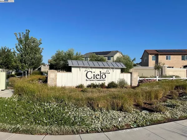 Antioch, CA 94531,5611 Trinity Lakes Ln