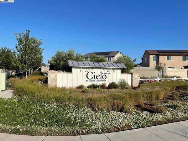 Antioch, CA 94531,5611 Trinity Lakes Ln