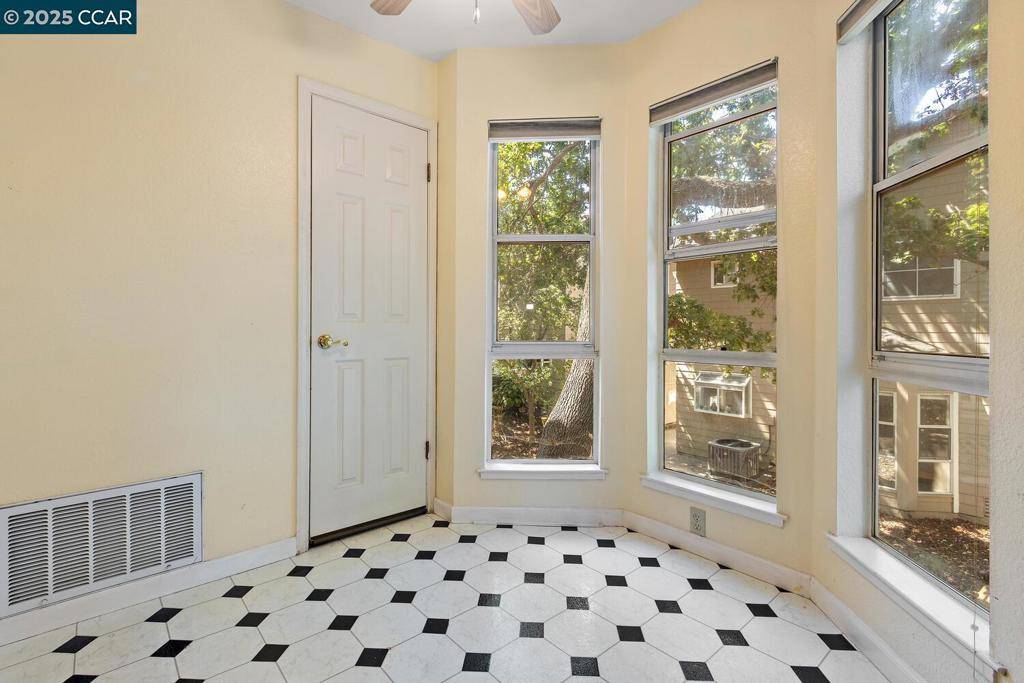 Martinez, CA 94553,325 Warmcastle Ct