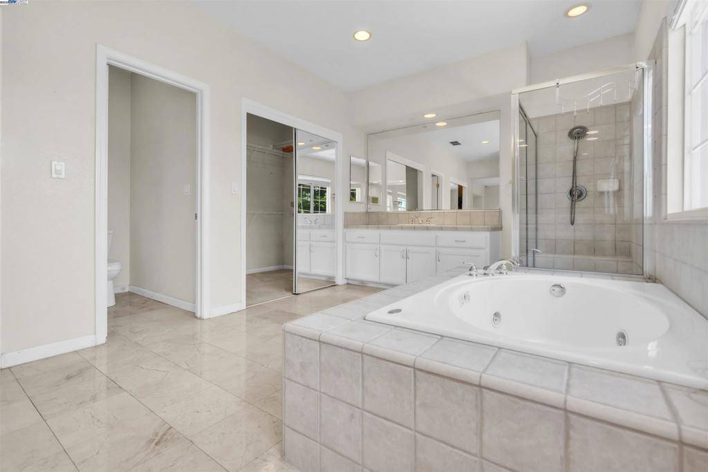 Antioch, CA 94509,2096 Goldpine Way