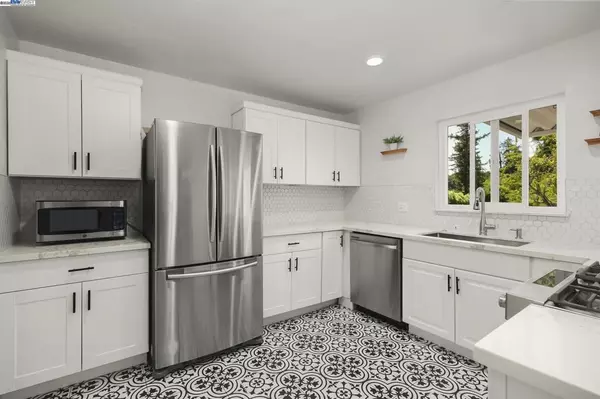 Castro Valley, CA 94546,17915 Lamson Rd.