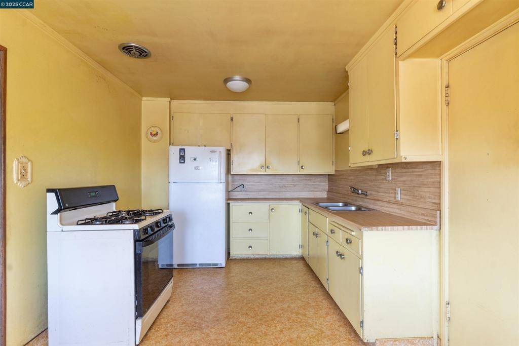 Richmond, CA 94804,1406 Monterey St