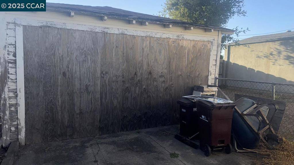 Oakland, CA 94606-4023,2207 17TH AVE