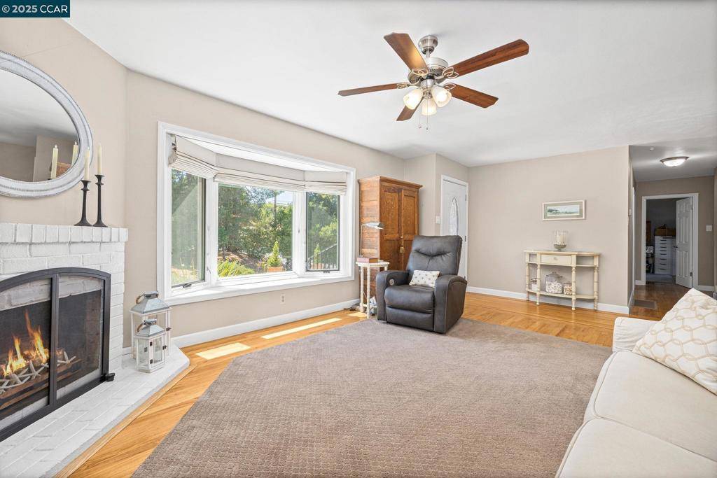 Martinez, CA 94553,2301 Pine St.