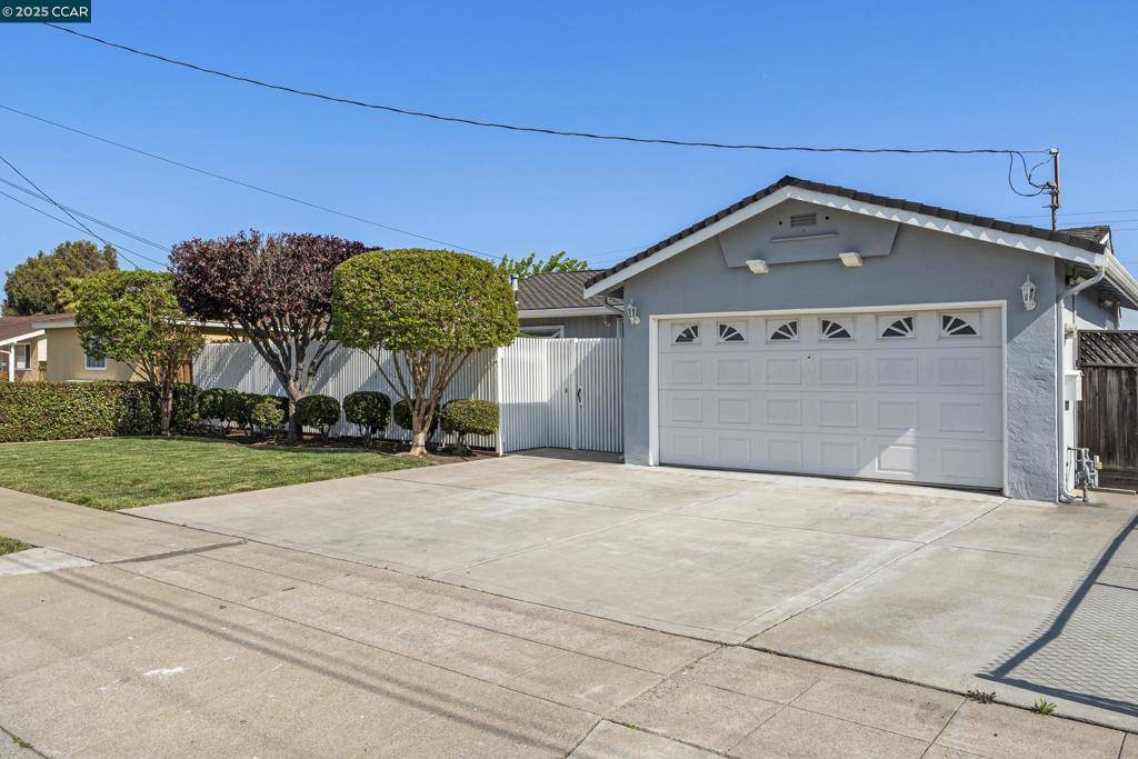 Newark, CA 94560,8346 Juniper Ave