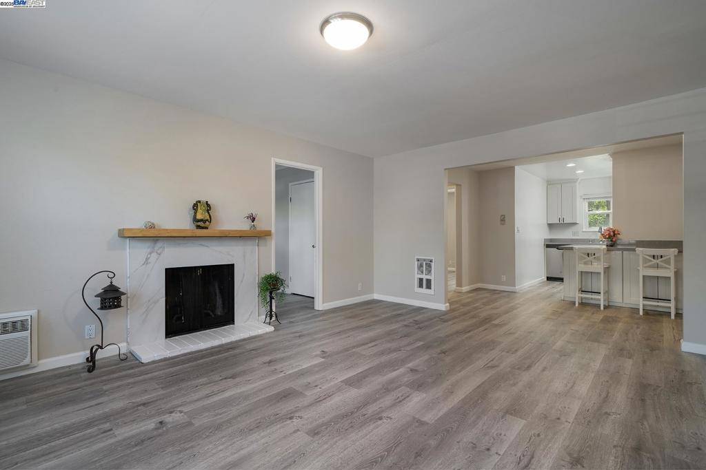 Pleasant Hill, CA 94523,250 Chilpancingo Pkwy #5