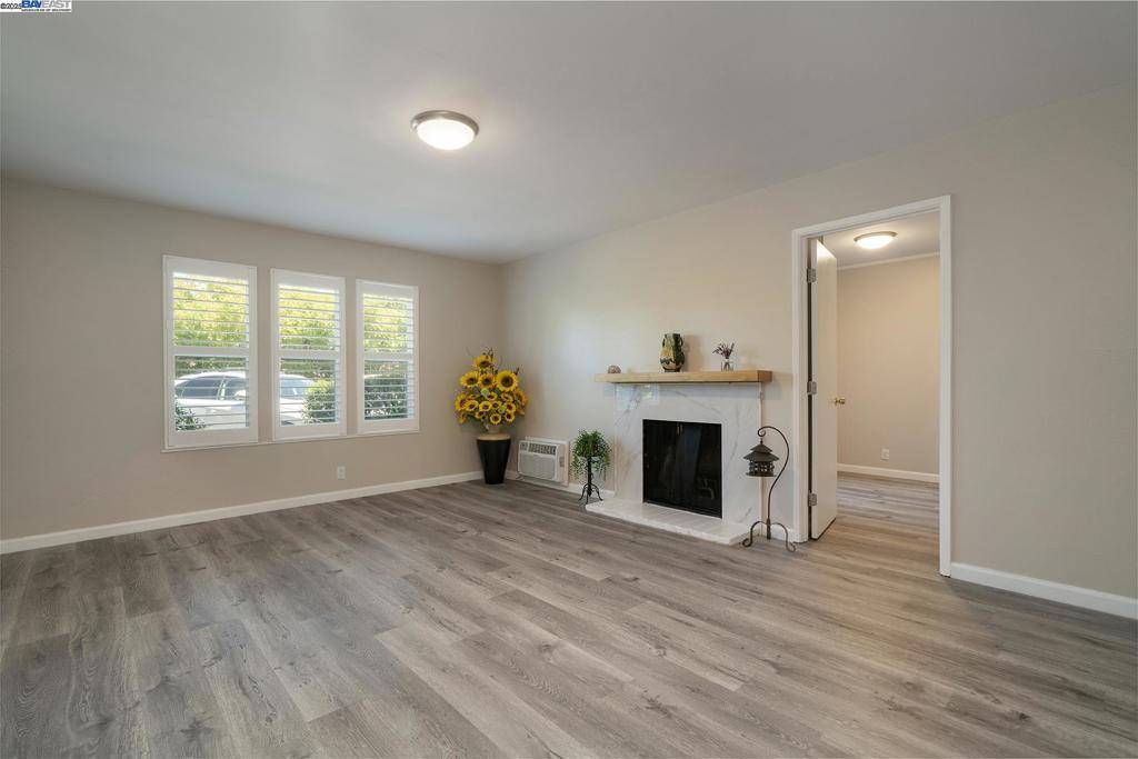 Pleasant Hill, CA 94523,250 Chilpancingo Pkwy #5