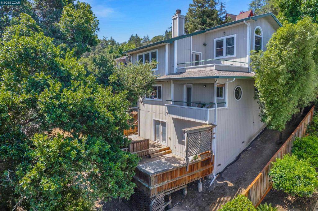 Martinez, CA 94553,1027 W Arlington Way