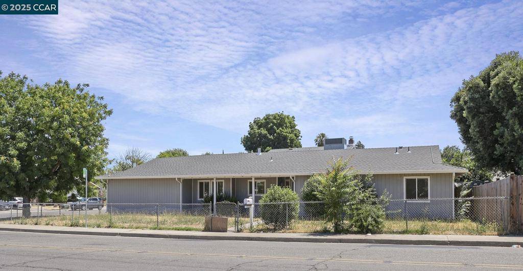 7086 Plymouth Rd, Stockton, CA 95207