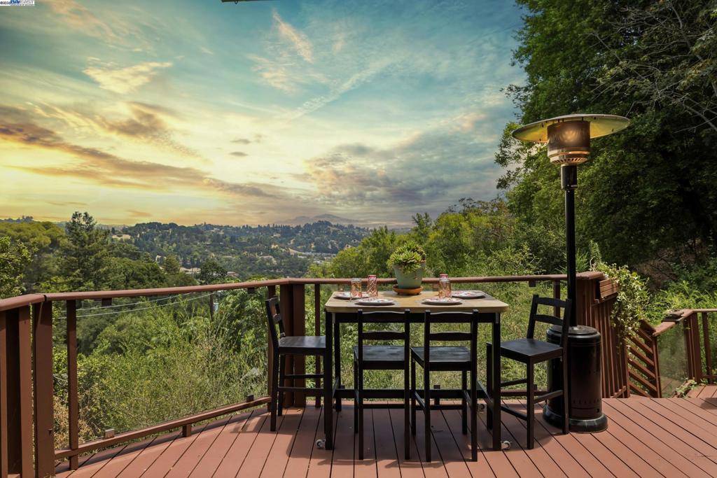 12 South Trl, Orinda, CA 94563