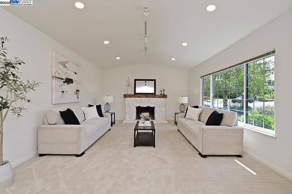 Livermore, CA 94550,1492 Windsor Way
