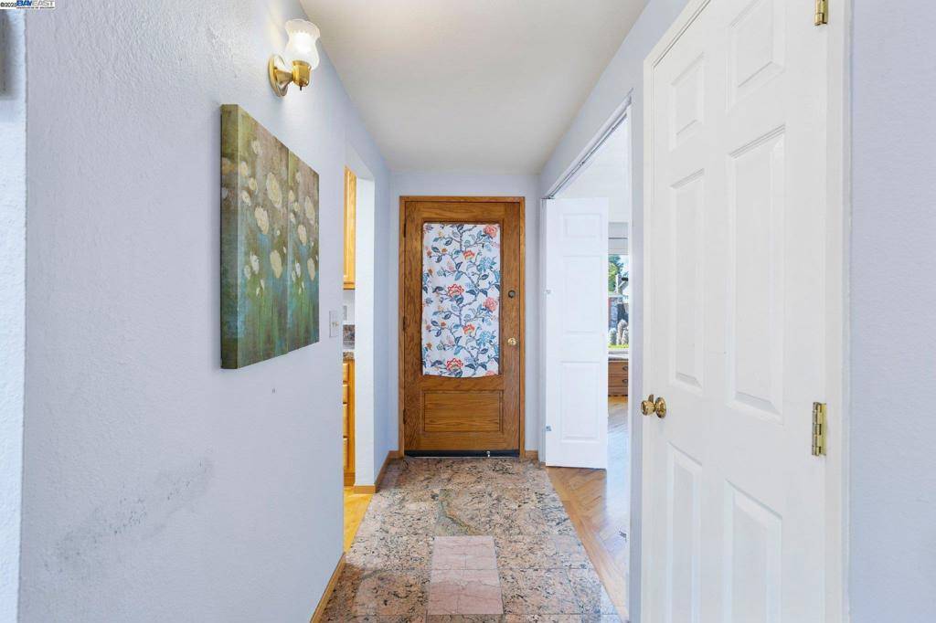 Fremont, CA 94555,3158 Warwick Rd