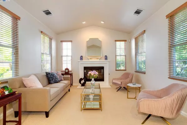 Alameda, CA 94501,310 Lina Ave