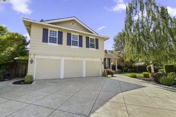 San Ramon, CA 94583,611 Lomond Cir