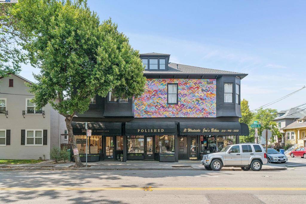 Alameda, CA 94501,Address not disclosed