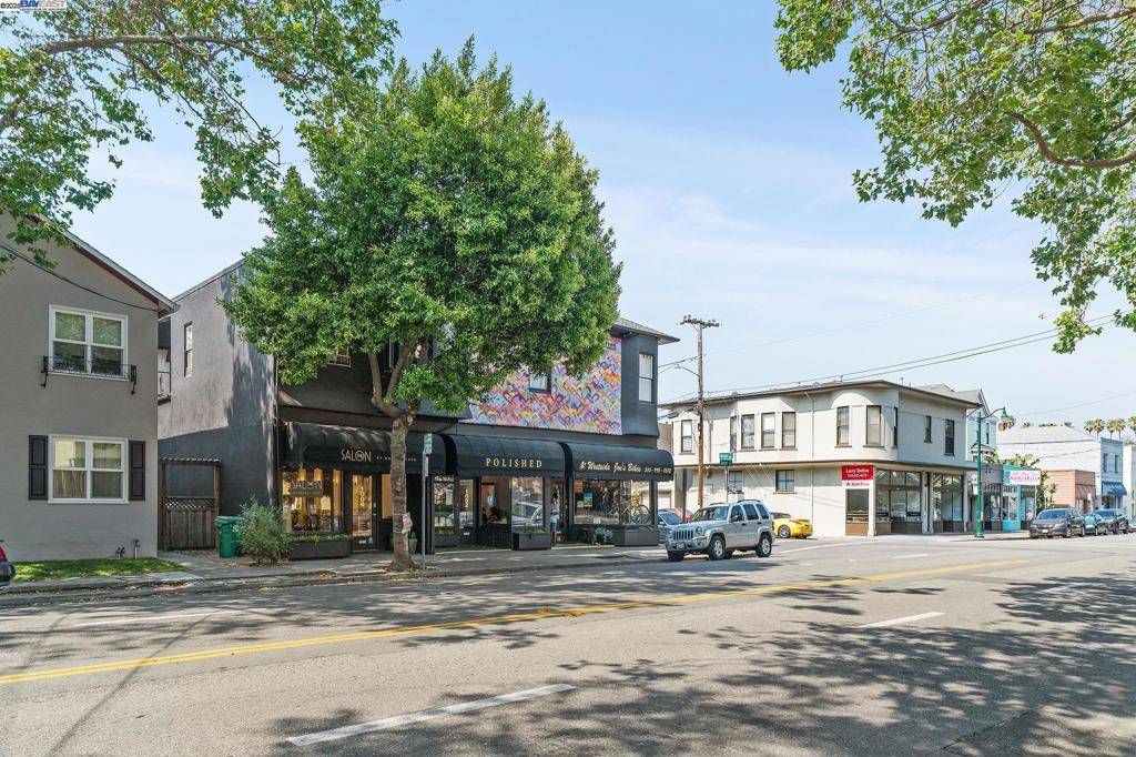 Alameda, CA 94501,Address not disclosed