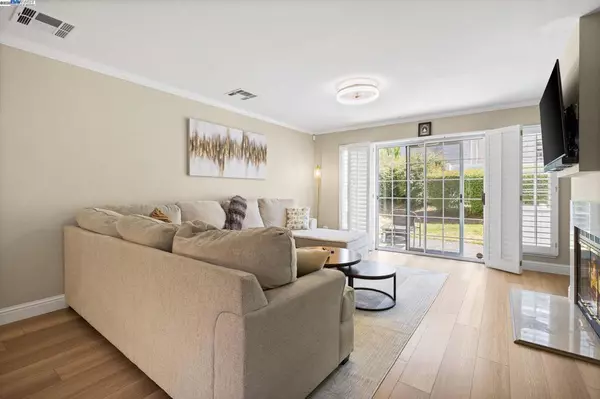 Pleasanton, CA 94588,5574 Baldwin