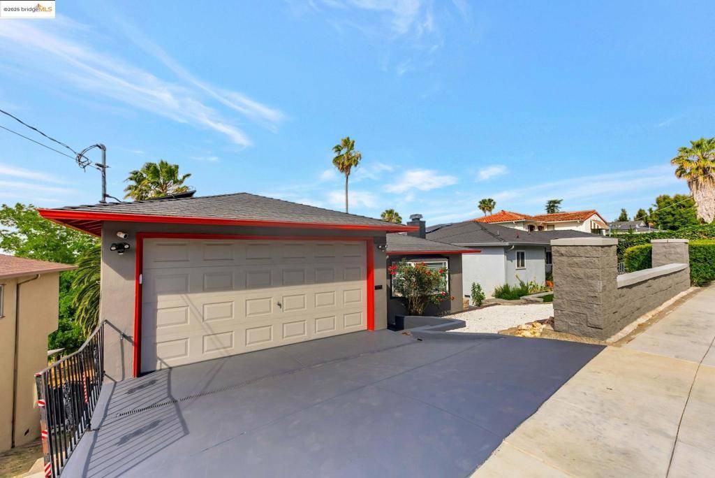 Oakland, CA 94605,6941 Outlook Ave