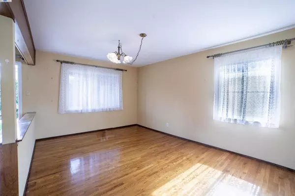 San Jose, CA 95129,Address not disclosed