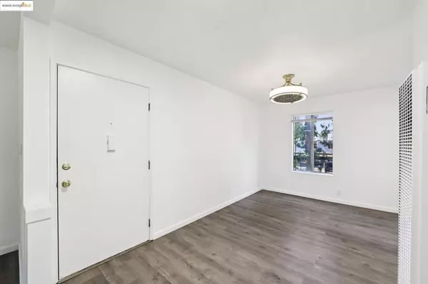 Livermore, CA 94550,1001 Murrietta #114