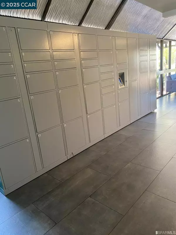 Oakland, CA 94607,3 Embarcadero #233