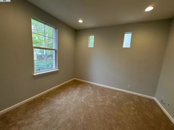 San Ramon, CA 94582,9808 Belladonna Dr