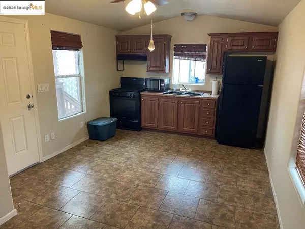 San Leandro, CA 94578,14831 Bancroft #Space 27